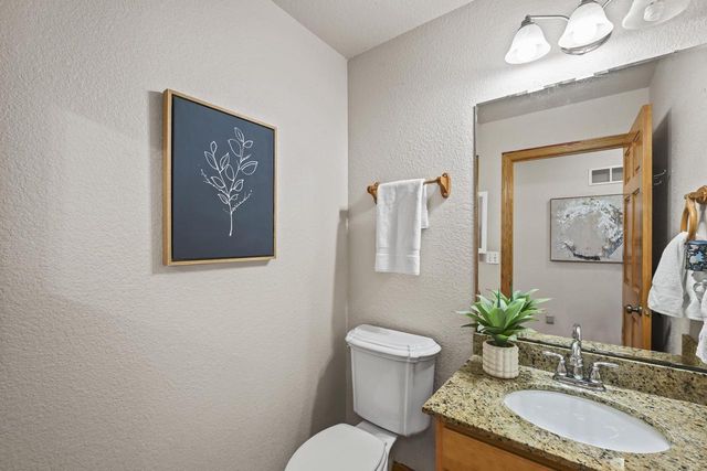 W172N10156 Woodbridge LANE, Germantown, WI 53022