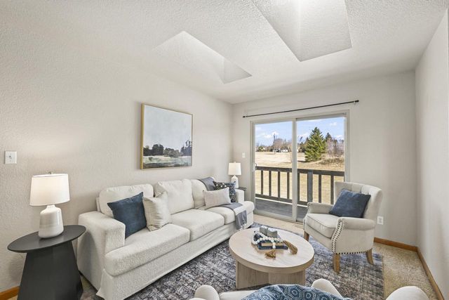 W172N10156 Woodbridge LANE, Germantown, WI 53022