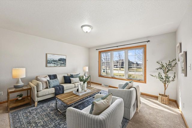 W172N10156 Woodbridge LANE, Germantown, WI 53022