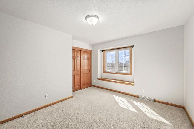 W172N10156 Woodbridge LANE, Germantown, WI 53022