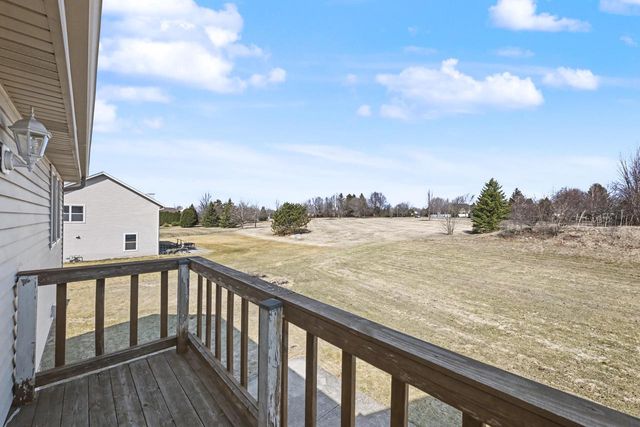 W172N10156 Woodbridge LANE, Germantown, WI 53022