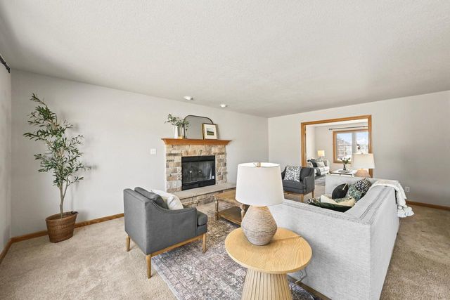 W172N10156 Woodbridge LANE, Germantown, WI 53022