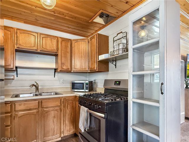 1170 Vine, Big Bear City, CA 92314