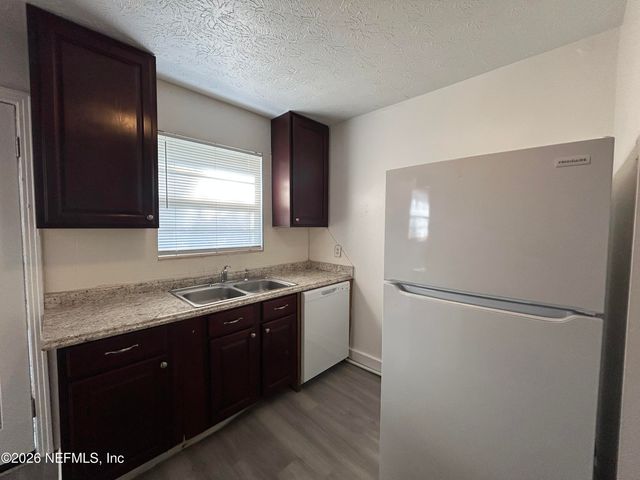 10610 LONE STAR Road, Jacksonville, FL 32225