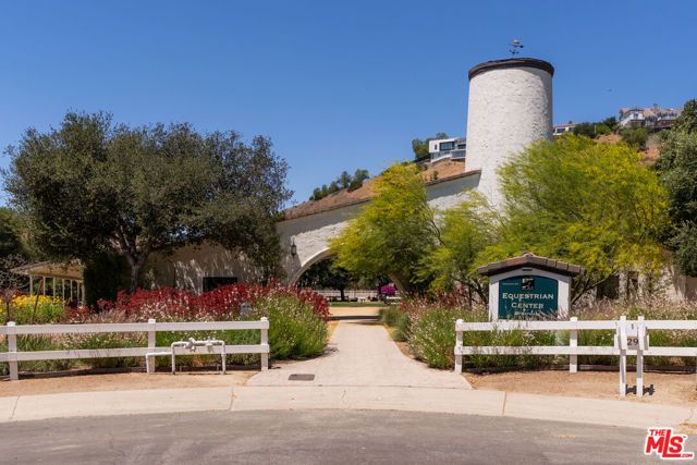6 Buckskin Court, Bell Canyon, CA 91307