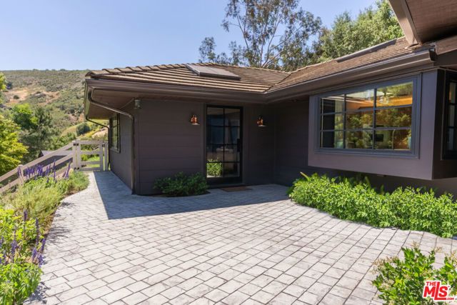 6 Buckskin Court, Bell Canyon, CA 91307