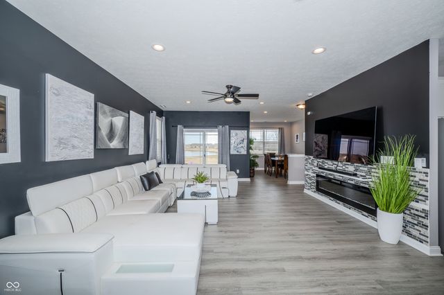 1565 Sadler Way, Avon, IN 46123