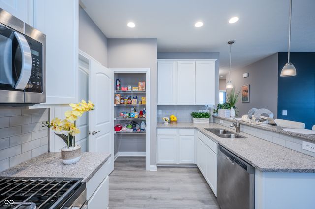 1565 Sadler Way, Avon, IN 46123