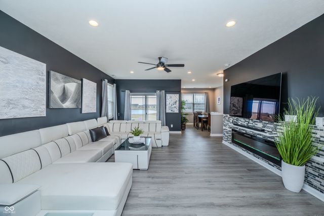 1565 Sadler Way, Avon, IN 46123