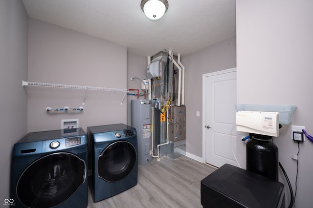 1565 Sadler Way, Avon, IN 46123