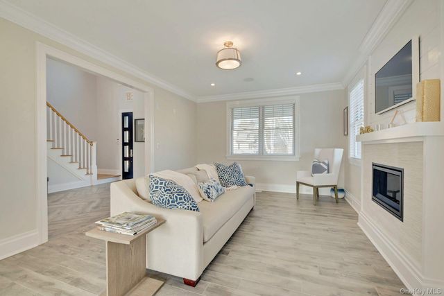 165 Marine Place, Greenport, NY 11944