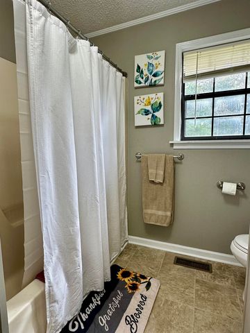 320 CLAYTON RD, Finger, TN 38334