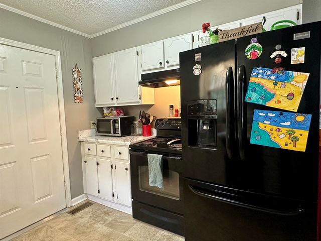 320 CLAYTON RD, Finger, TN 38334