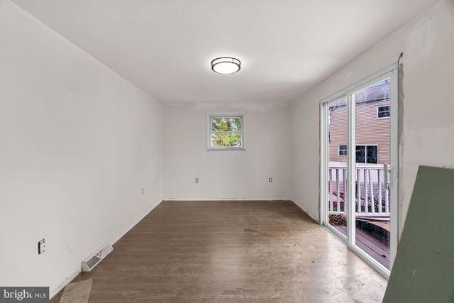 15 FRANCINE DR, Trenton, NJ 08610