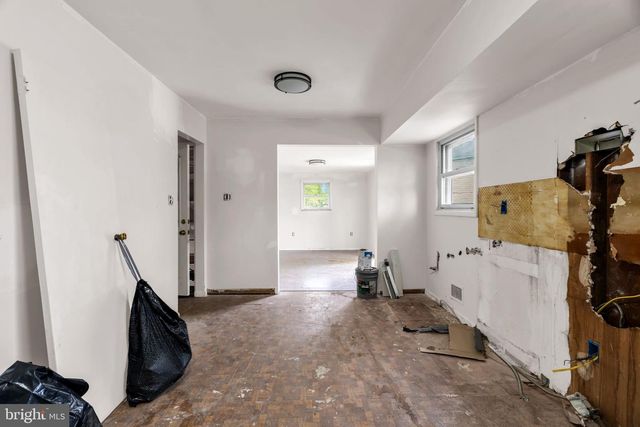 15 FRANCINE DR, Trenton, NJ 08610