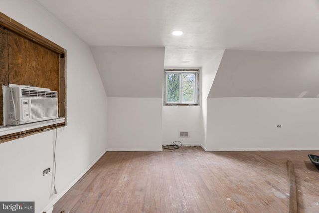 15 FRANCINE DR, Trenton, NJ 08610