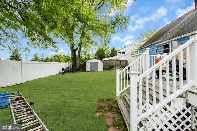 15 FRANCINE DR, Trenton, NJ 08610