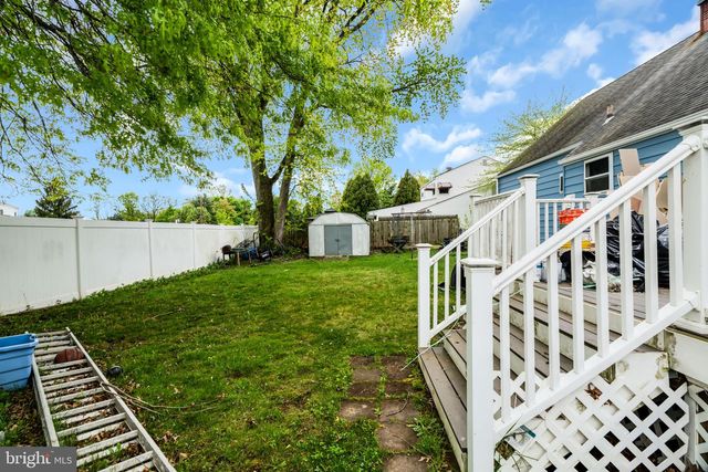 15 FRANCINE DR, Trenton, NJ 08610