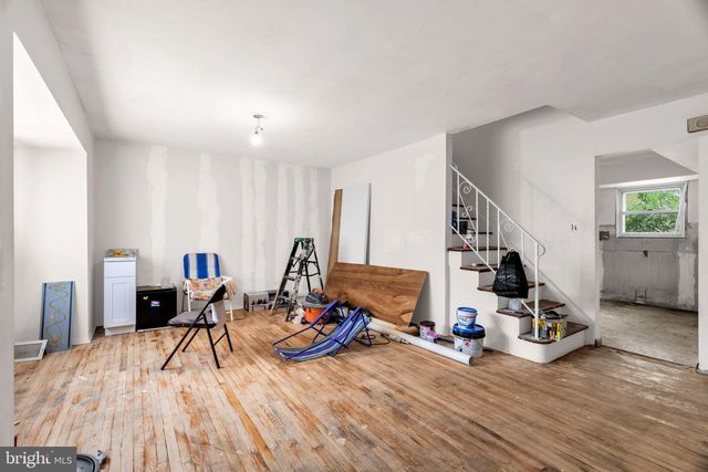 15 FRANCINE DR, Trenton, NJ 08610