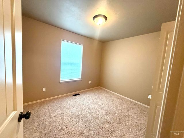 1506 N Adams, Jerome, ID 83338