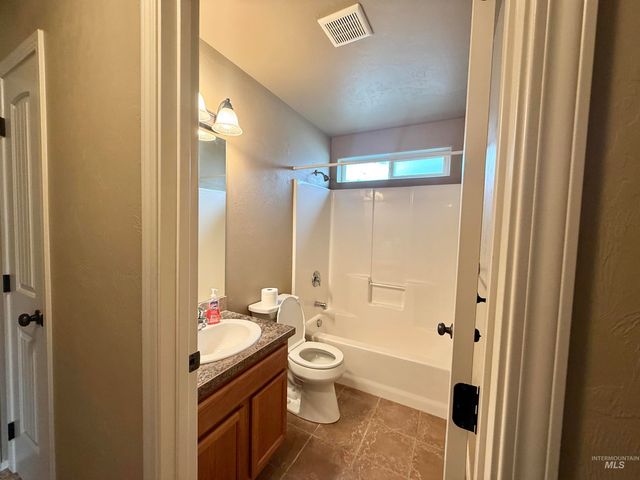 1506 N Adams, Jerome, ID 83338