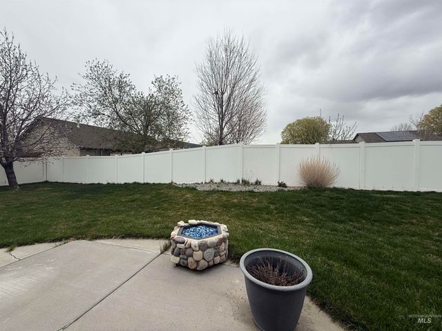 1506 N Adams, Jerome, ID 83338