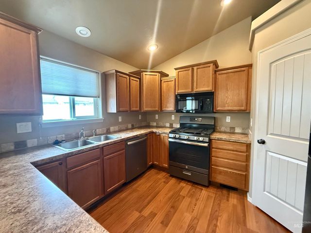 1506 N Adams, Jerome, ID 83338