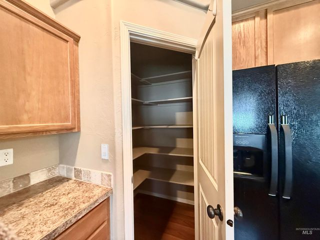 1506 N Adams, Jerome, ID 83338