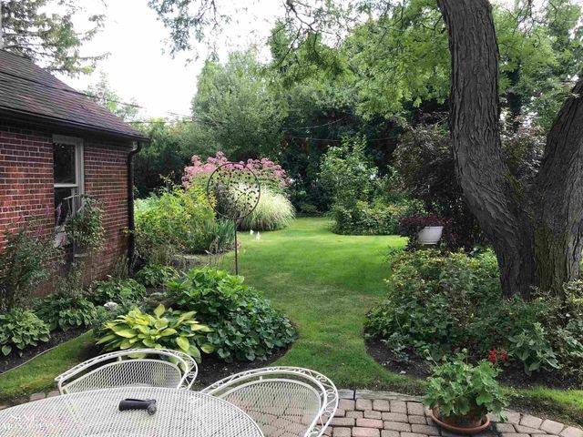 419 Maison Road, Grosse Pointe Farms, MI 48236