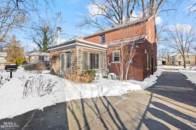 419 Maison Road, Grosse Pointe Farms, MI 48236