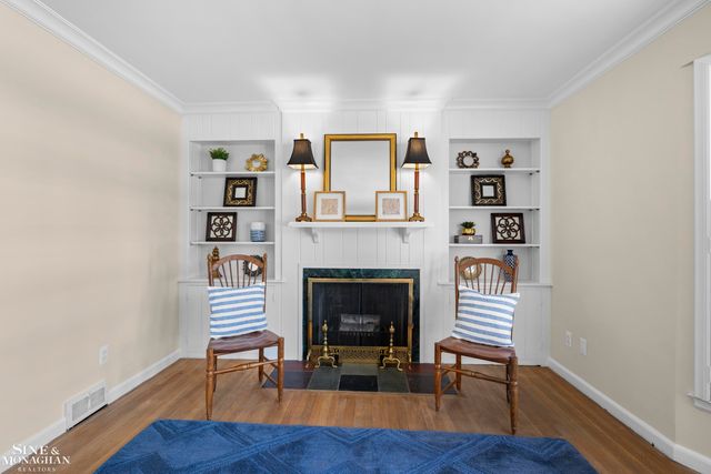 419 Maison Road, Grosse Pointe Farms, MI 48236