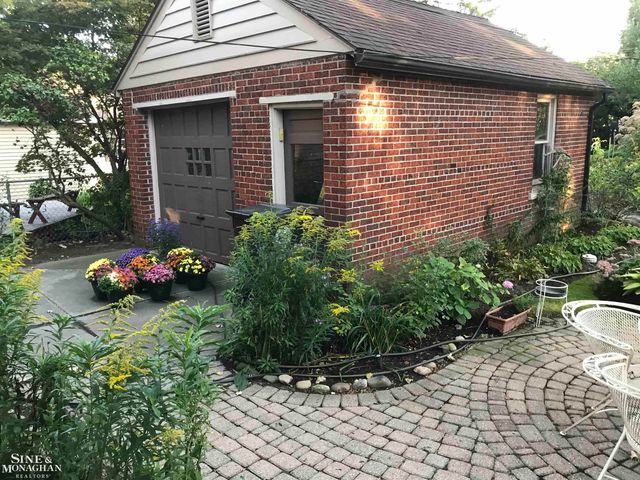 419 Maison Road, Grosse Pointe Farms, MI 48236