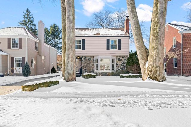 419 Maison Road, Grosse Pointe Farms, MI 48236