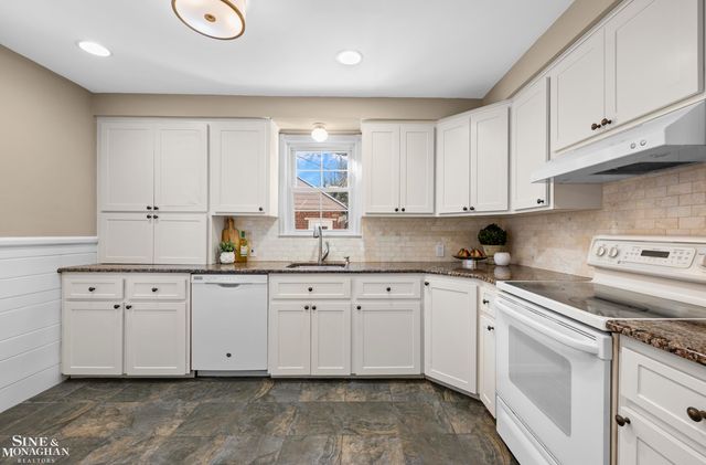 419 Maison Road, Grosse Pointe Farms, MI 48236