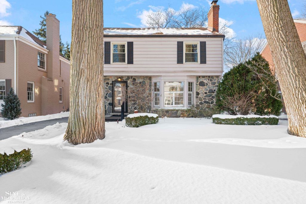 419 Maison Road, Grosse Pointe Farms, MI 48236