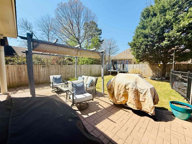 17 Chatel Drive, Little Rock, AR 72223