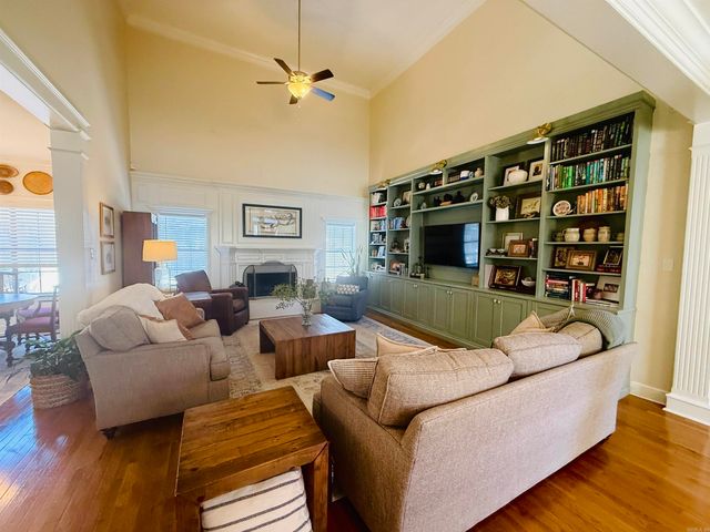 17 Chatel Drive, Little Rock, AR 72223