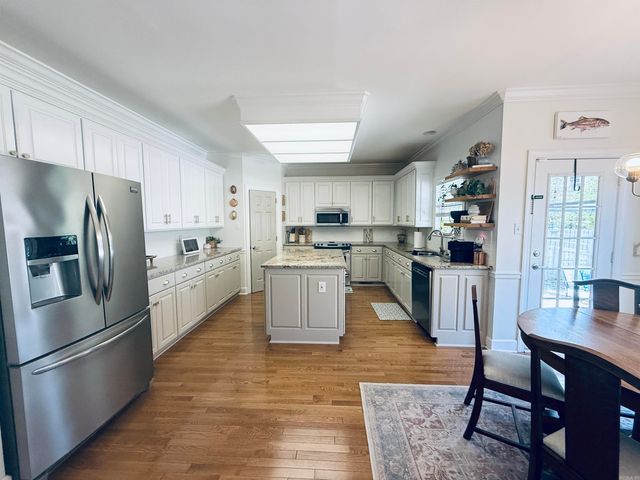 17 Chatel Drive, Little Rock, AR 72223