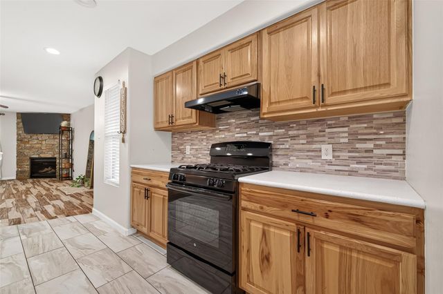 9909 Kingfisher Drive, Conroe, TX 77385