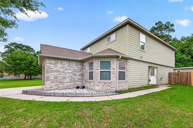 9909 Kingfisher Drive, Conroe, TX 77385