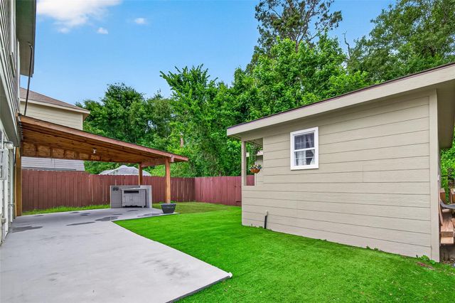 9909 Kingfisher Drive, Conroe, TX 77385