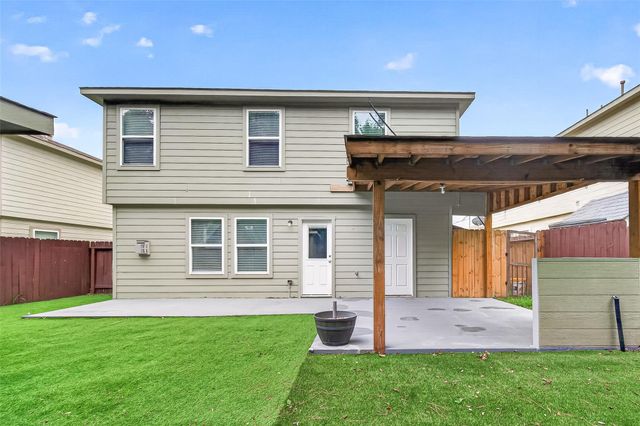 9909 Kingfisher Drive, Conroe, TX 77385