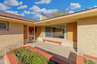 1301 N Arrowhead Dr, Wichita, KS 67203