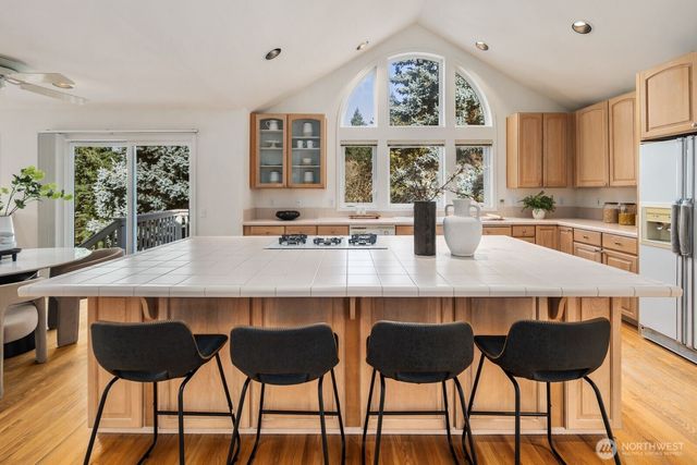 1665 204th Avenue NE, Sammamish, WA 98074