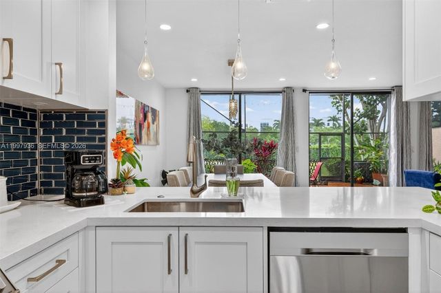 3984 Adra Ave E-51, Doral, FL 33178