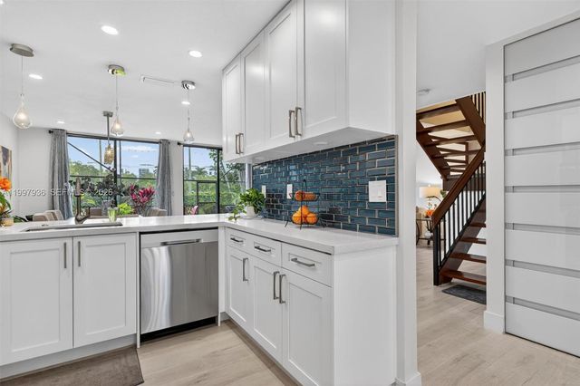 3984 Adra Ave E-51, Doral, FL 33178