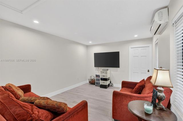 3984 Adra Ave E-51, Doral, FL 33178