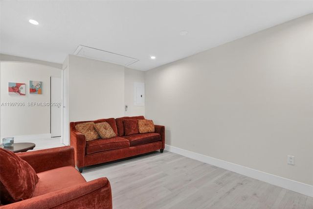 3984 Adra Ave E-51, Doral, FL 33178