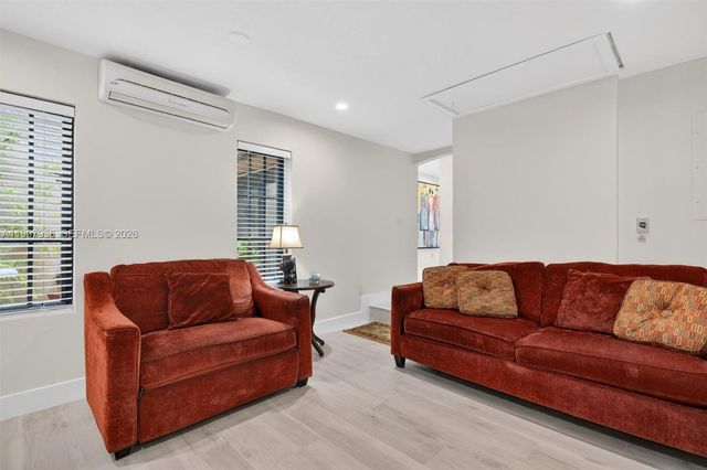 3984 Adra Ave E-51, Doral, FL 33178