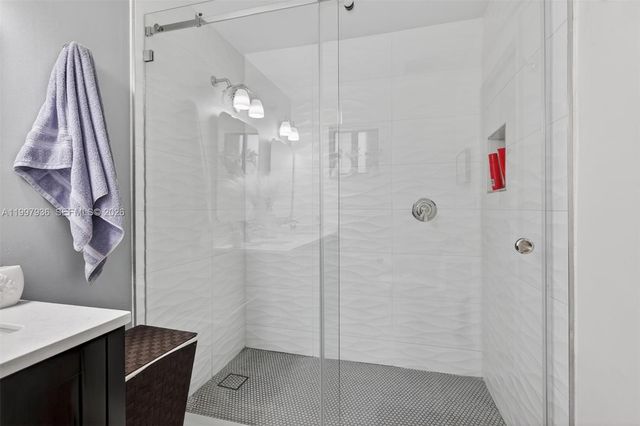 3984 Adra Ave E-51, Doral, FL 33178